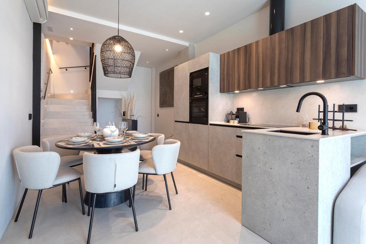 Magnificent Renovated 2Bd 2Bth Duplex With Terrace - City Centre マラガ エクステリア 写真