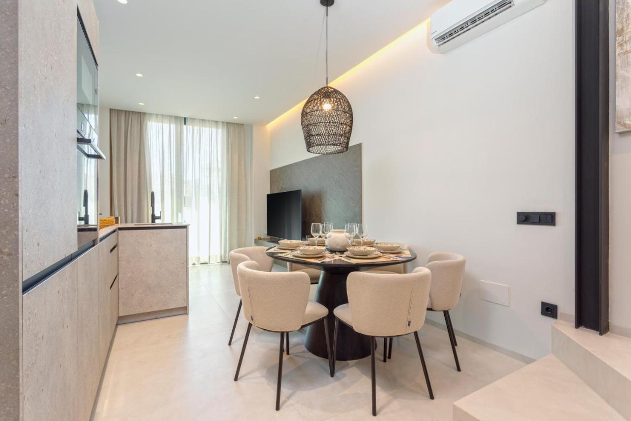 Magnificent Renovated 2Bd 2Bth Duplex With Terrace - City Centre マラガ エクステリア 写真