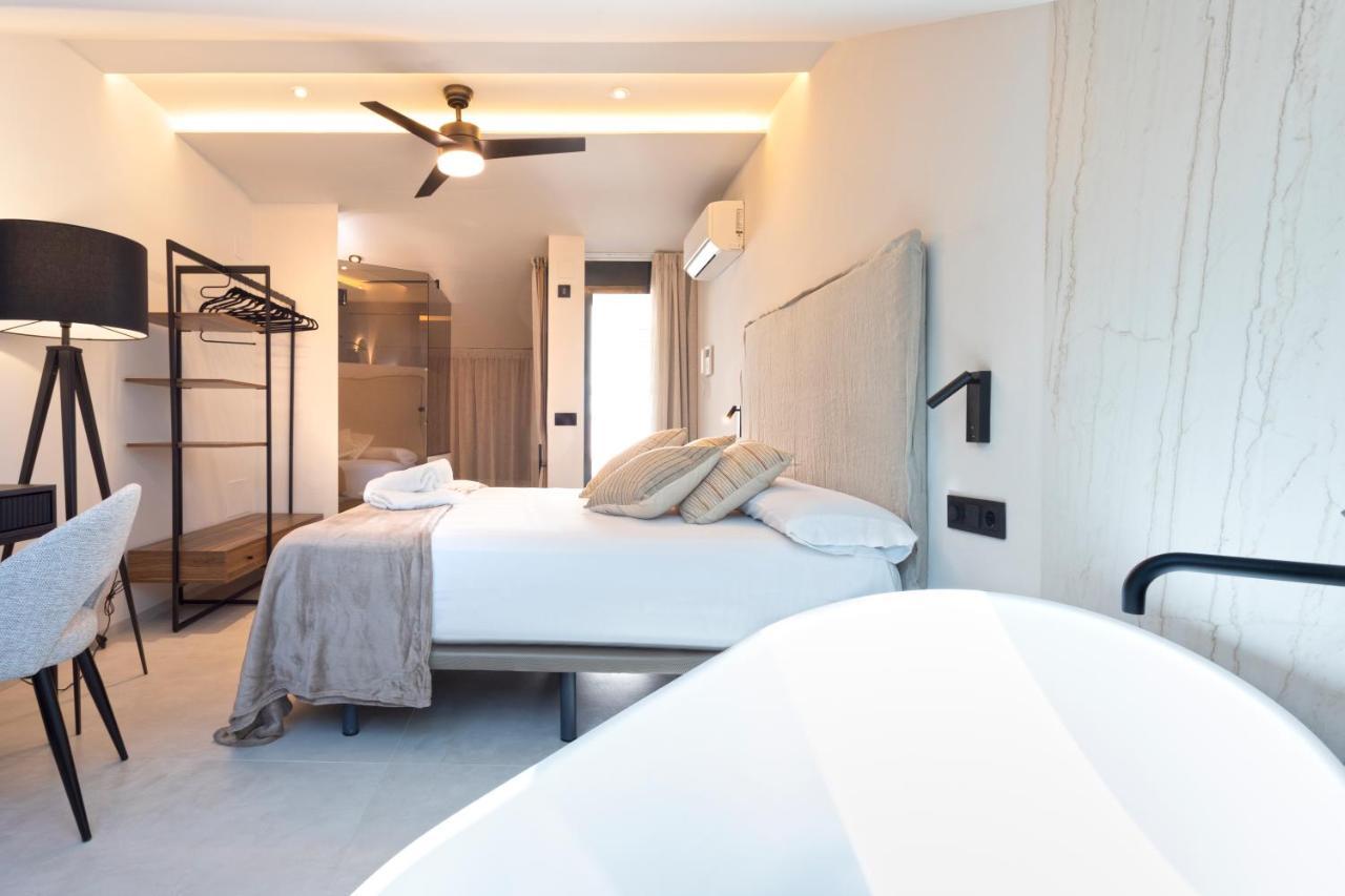 Magnificent Renovated 2Bd 2Bth Duplex With Terrace - City Centre マラガ エクステリア 写真